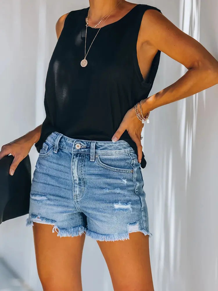 Stilvolle zerrissene Denim-Shorts