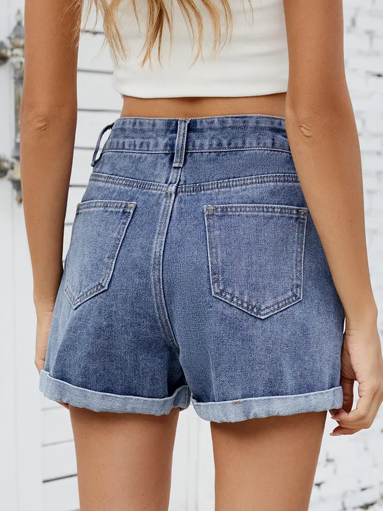 Bestickte Cherry-Denim-Shorts