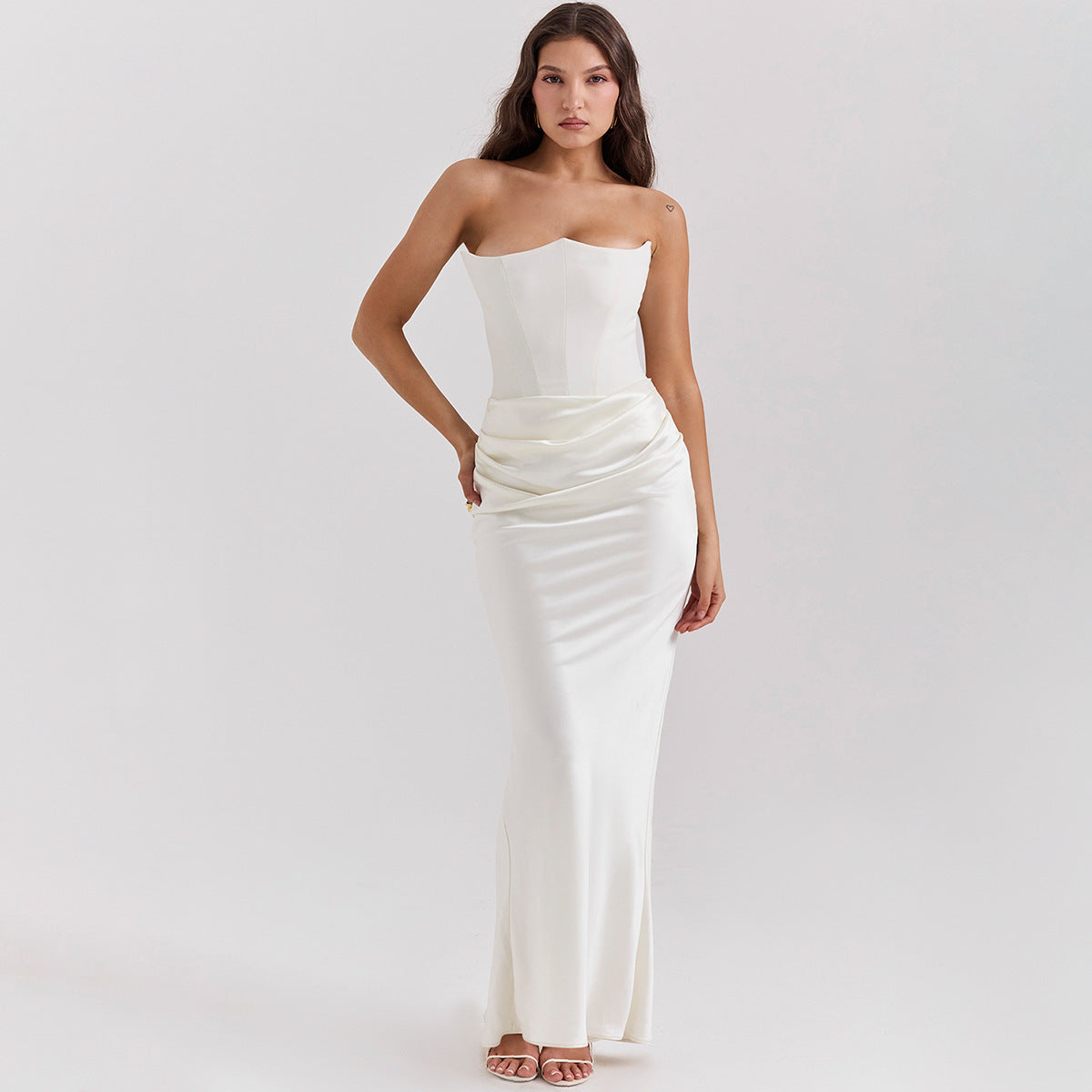 Mira – Rückenfreies Bandeau-Maxikleid