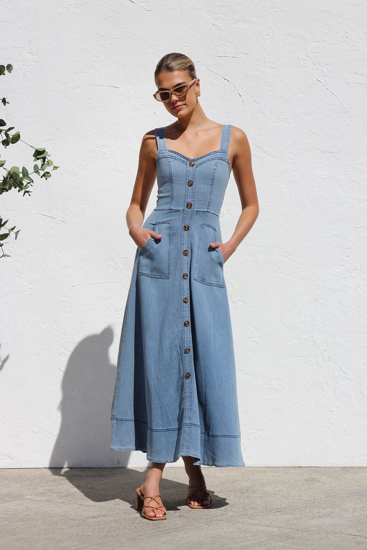 DENIM SUSPENDER CASUAL BUTTON MIDI DRESS-Blau