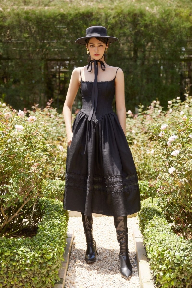 Alva Spitzenbesetztes A-Linien Midikleid