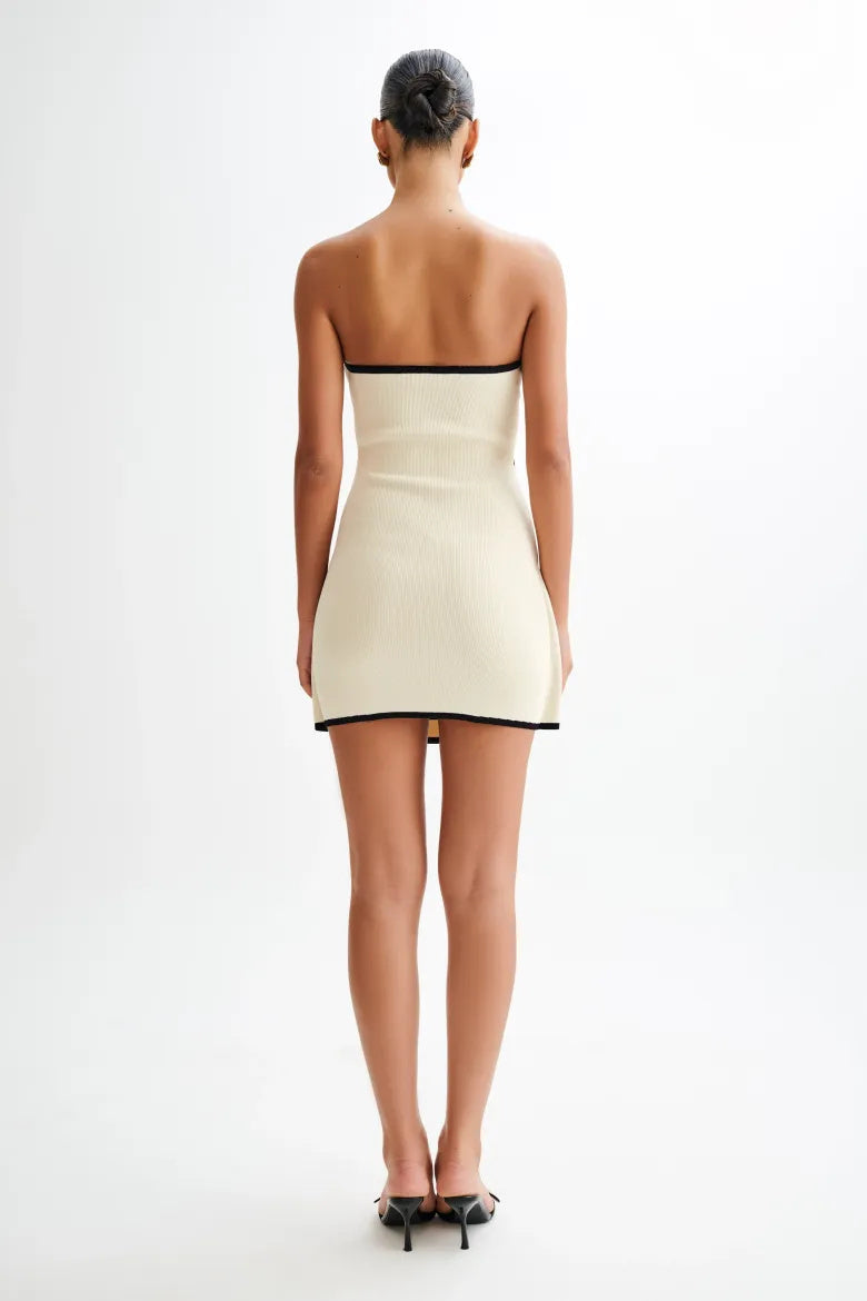 Joanna Trägerloses Asymmetrisches Strick-Minikleid
