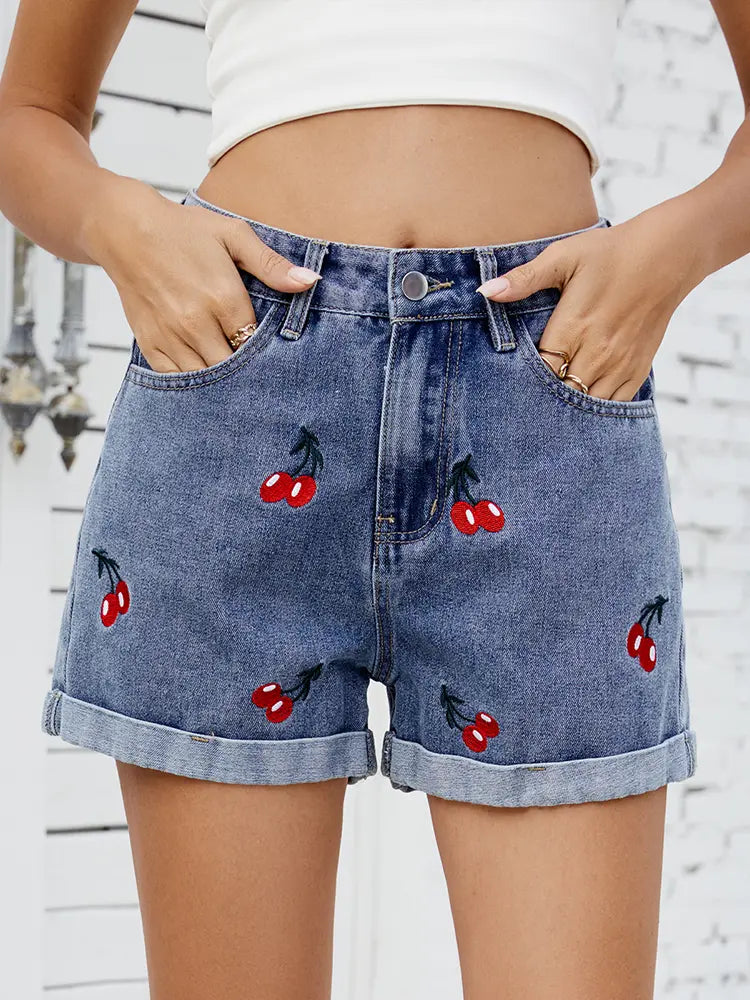 Bestickte Cherry-Denim-Shorts