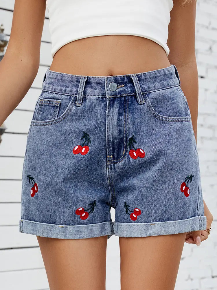 Bestickte Cherry-Denim-Shorts