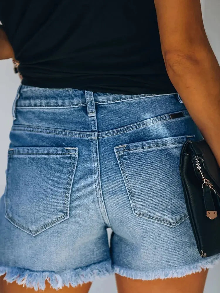 Stilvolle zerrissene Denim-Shorts