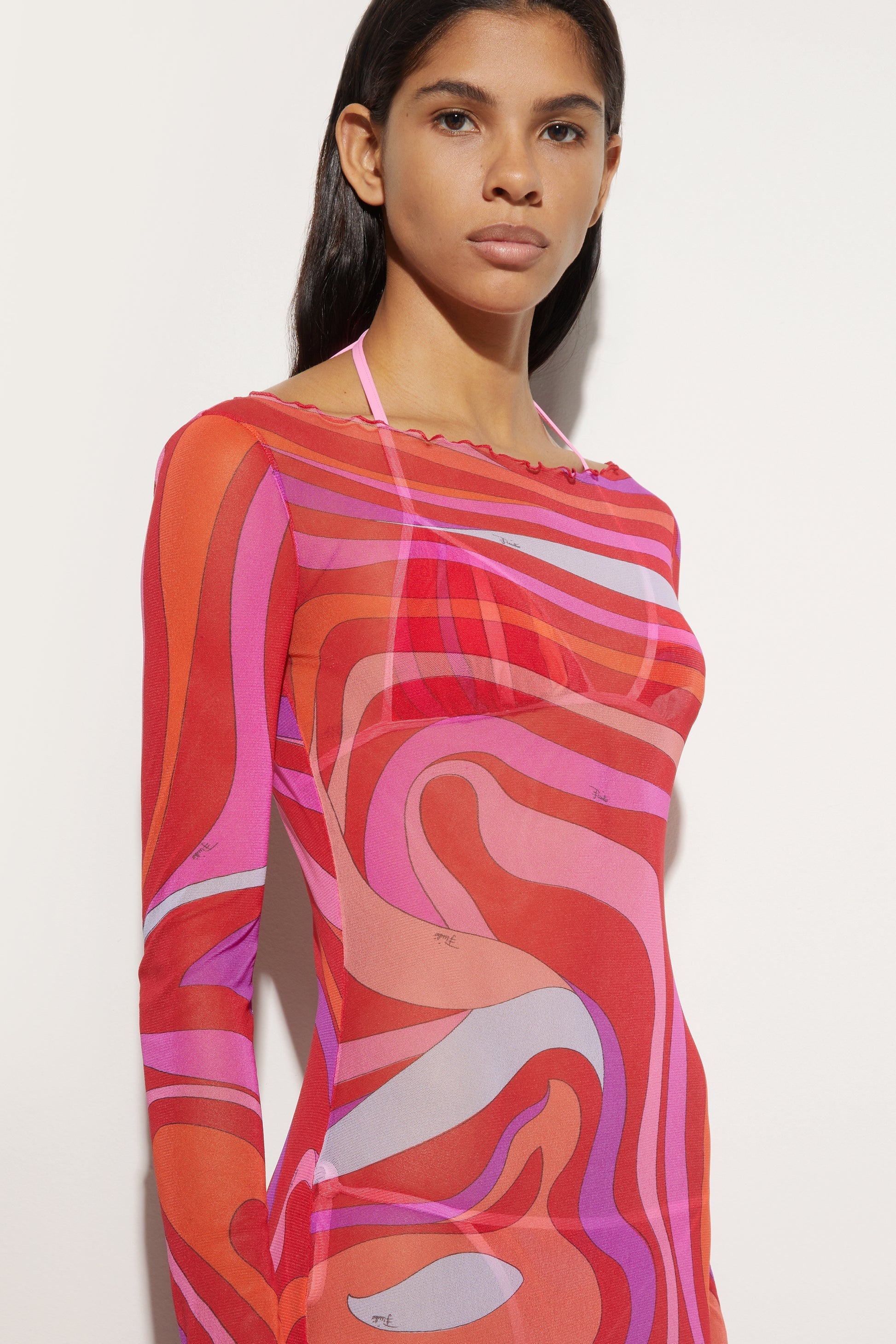 Marm Chiffon Maxi Kleid – Ein Kunstwerk aus Koralle und Fuchsia