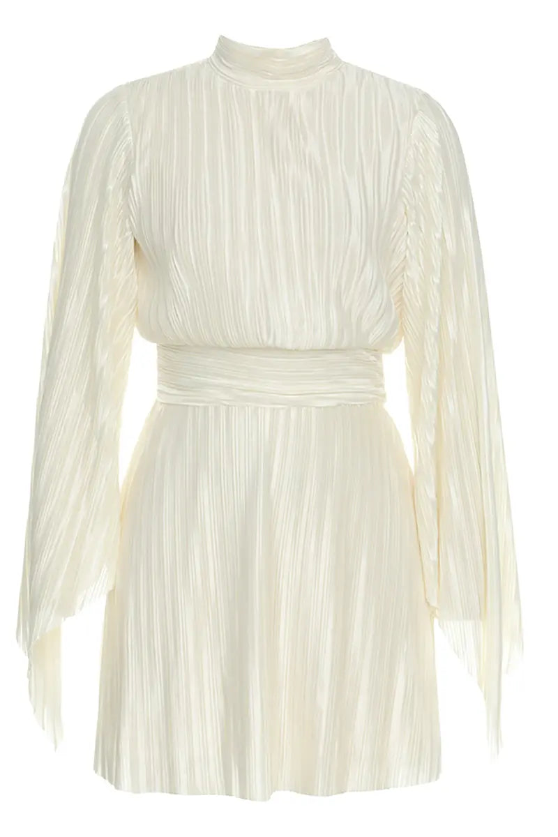 Elegantes Kleid mit Rüschen und Glockenärmeln