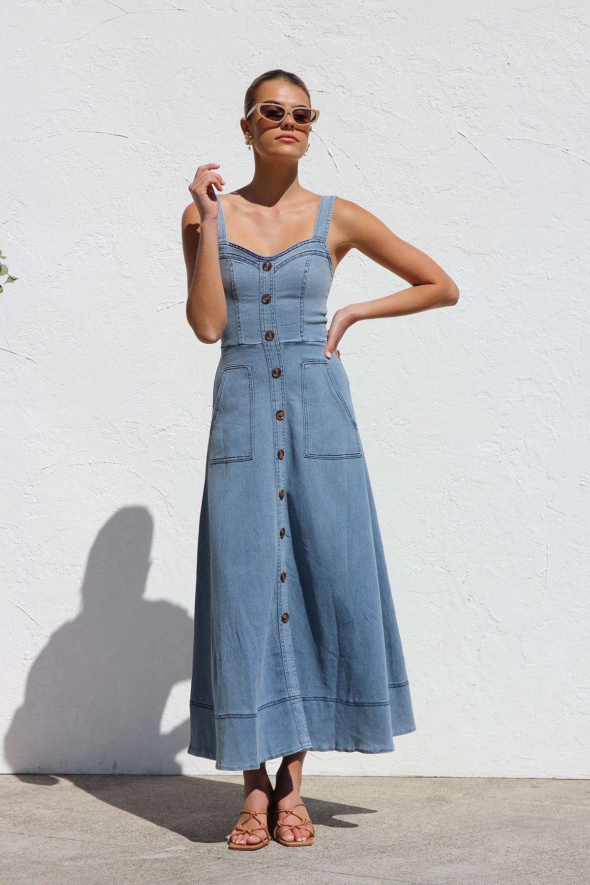 DENIM SUSPENDER CASUAL BUTTON MIDI DRESS-Blau