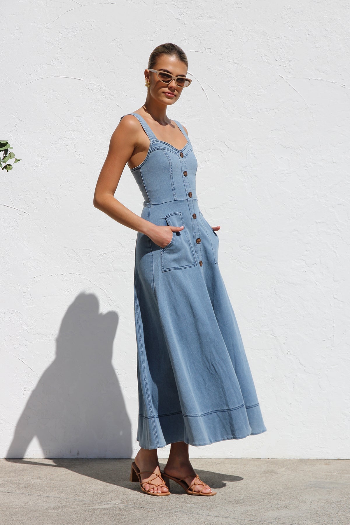 DENIM SUSPENDER CASUAL BUTTON MIDI DRESS-Blau