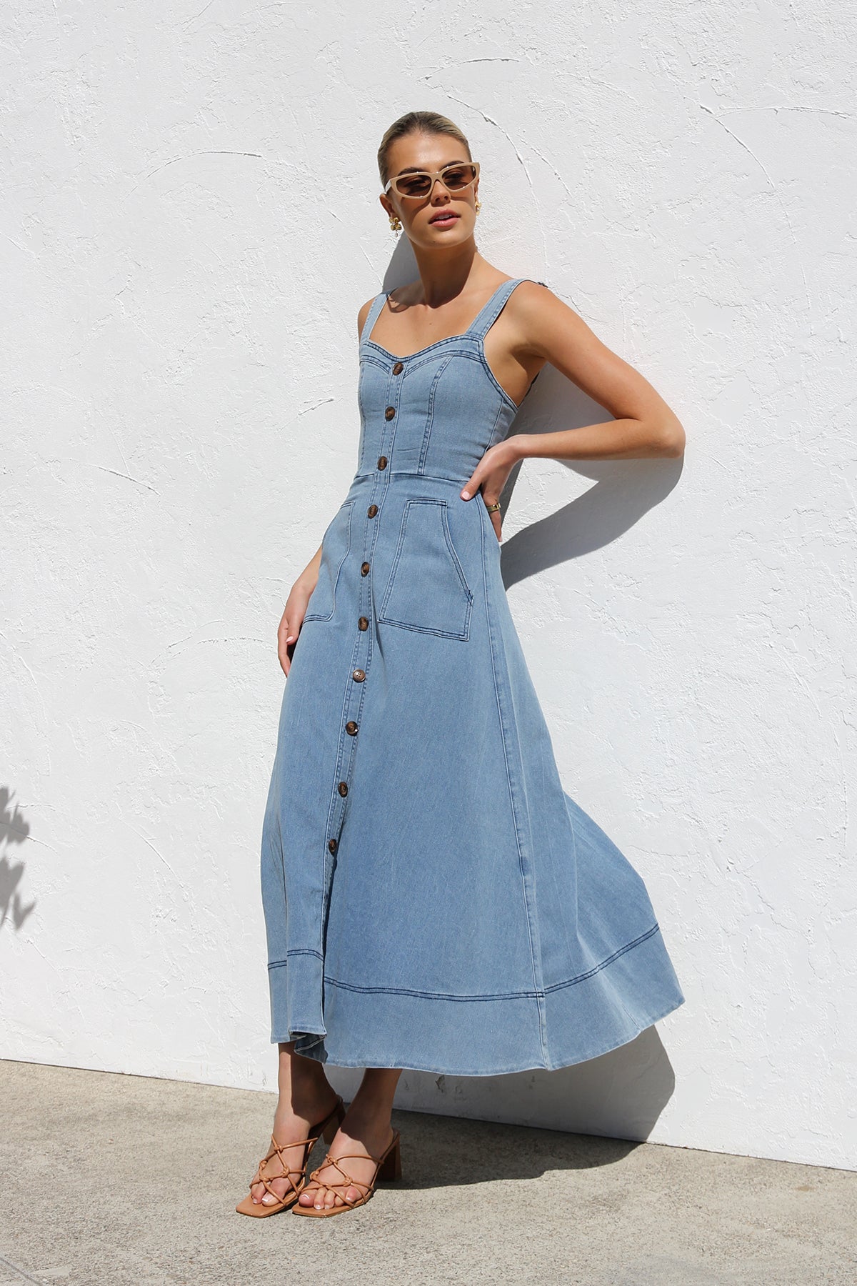 DENIM SUSPENDER CASUAL BUTTON MIDI DRESS-Blau