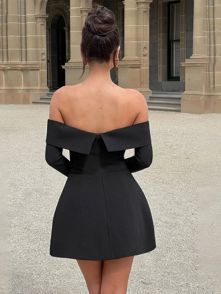 Rückenfreies Langarm-Minikleid mit 2 Taschen und A-Linie