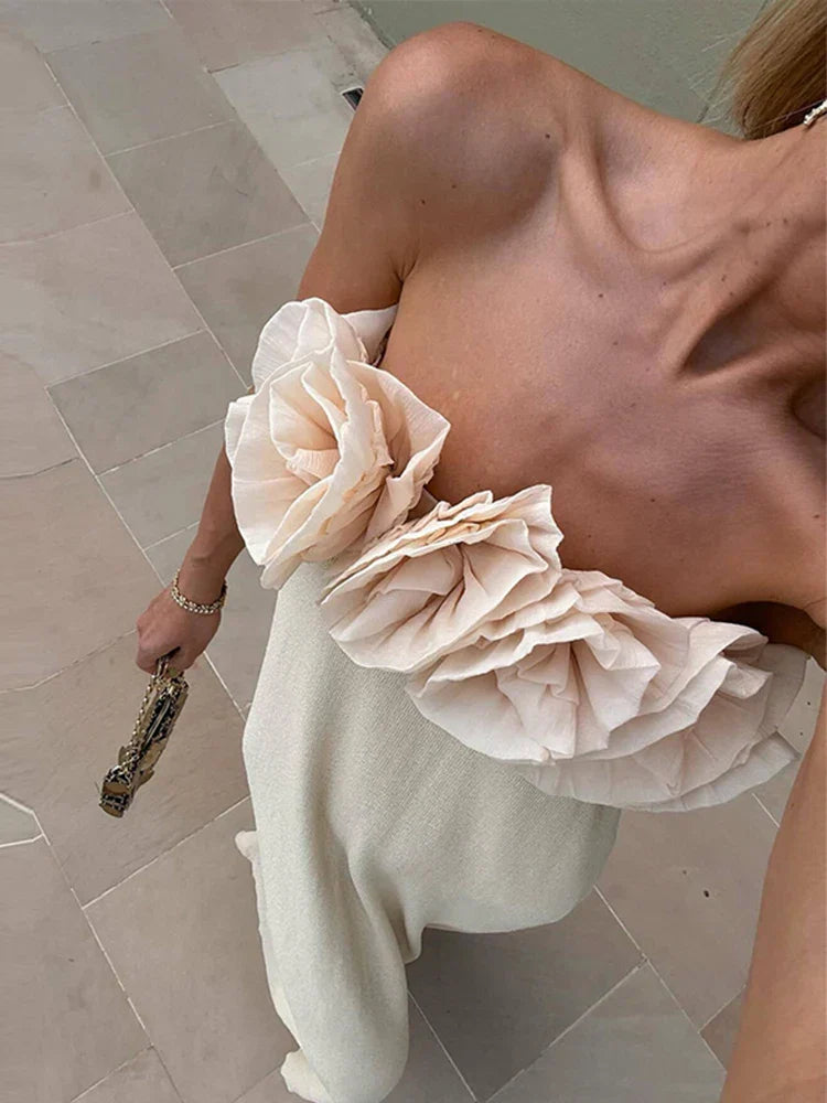 Gerade geschnittenes Kleid mit Blumenmuster in Beige