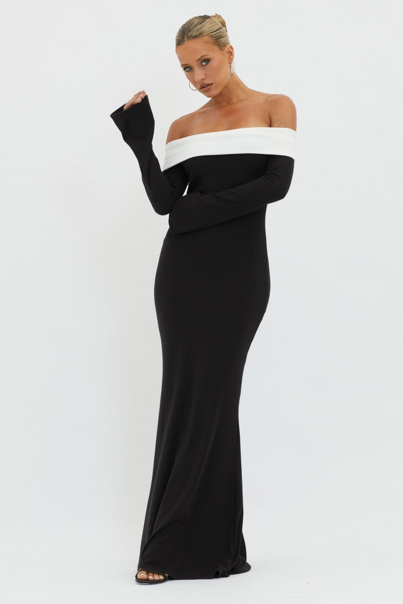 Aeris Off-Shoulder Maxi Strickkleid