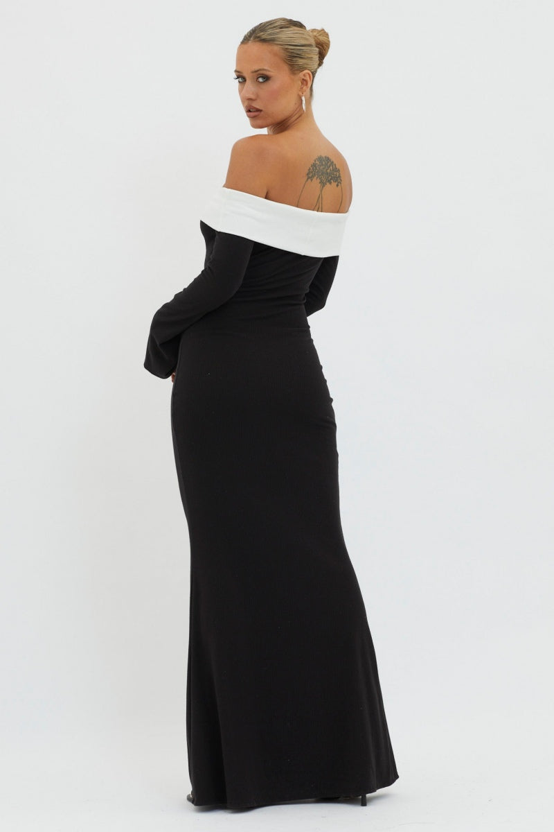 Aeris Off-Shoulder Maxi Strickkleid