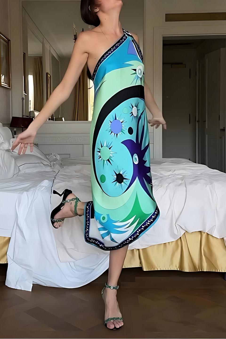 Stella Print Off-Shoulder Asymmetrisches Midikleid