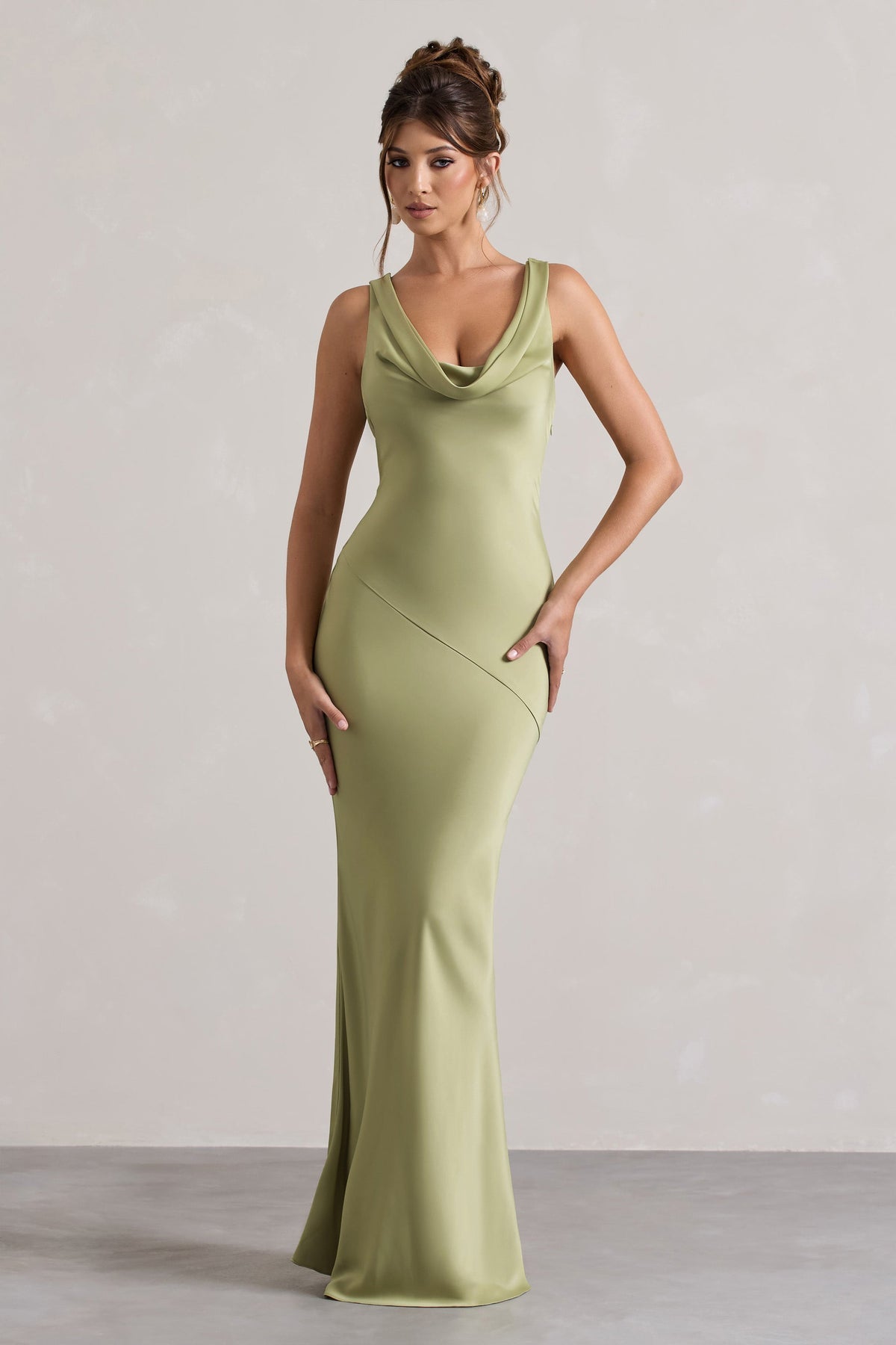 Alesso | Pfirsich Satin Neckholder Maxikleid