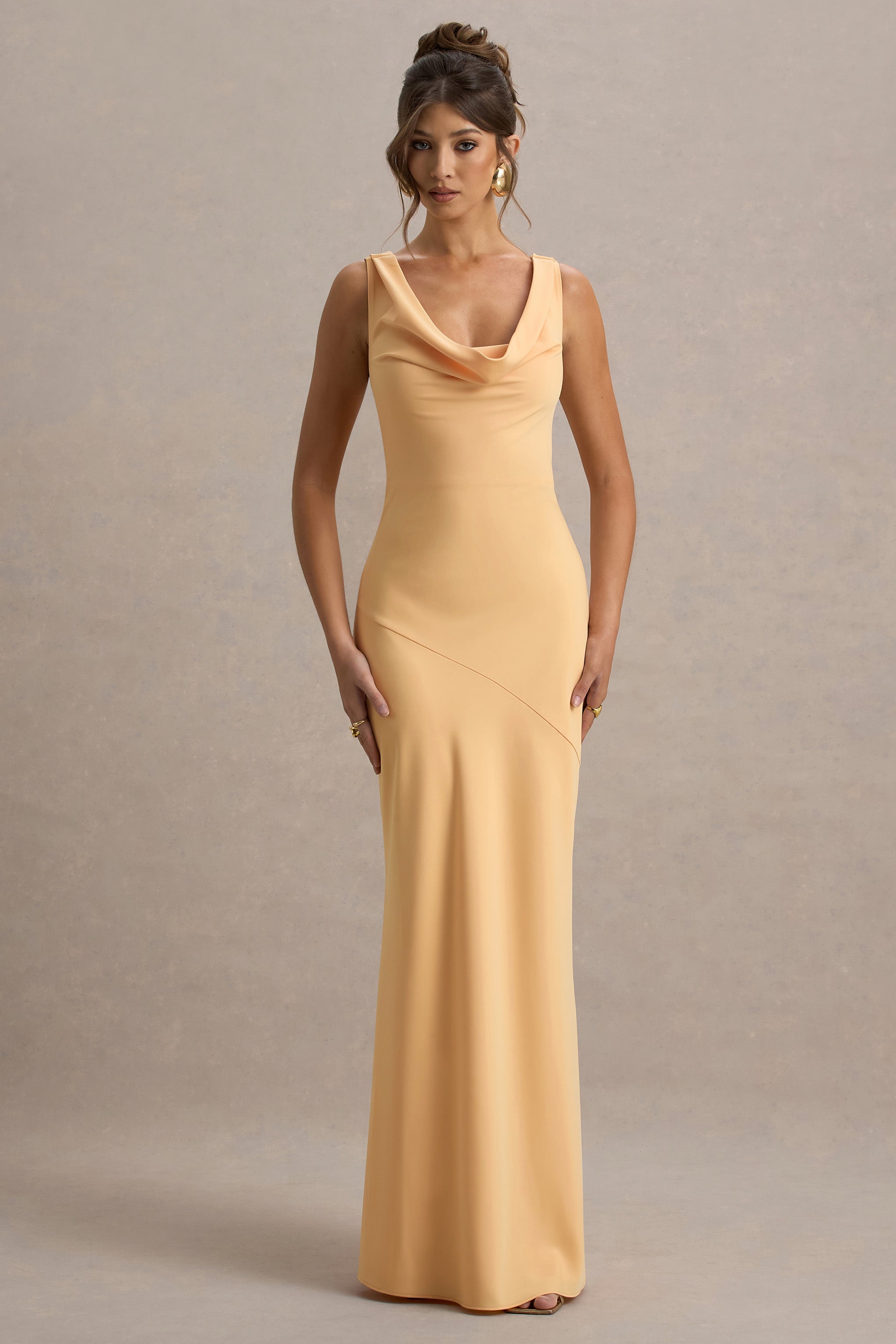 Alesso | Pfirsich Satin Neckholder Maxikleid
